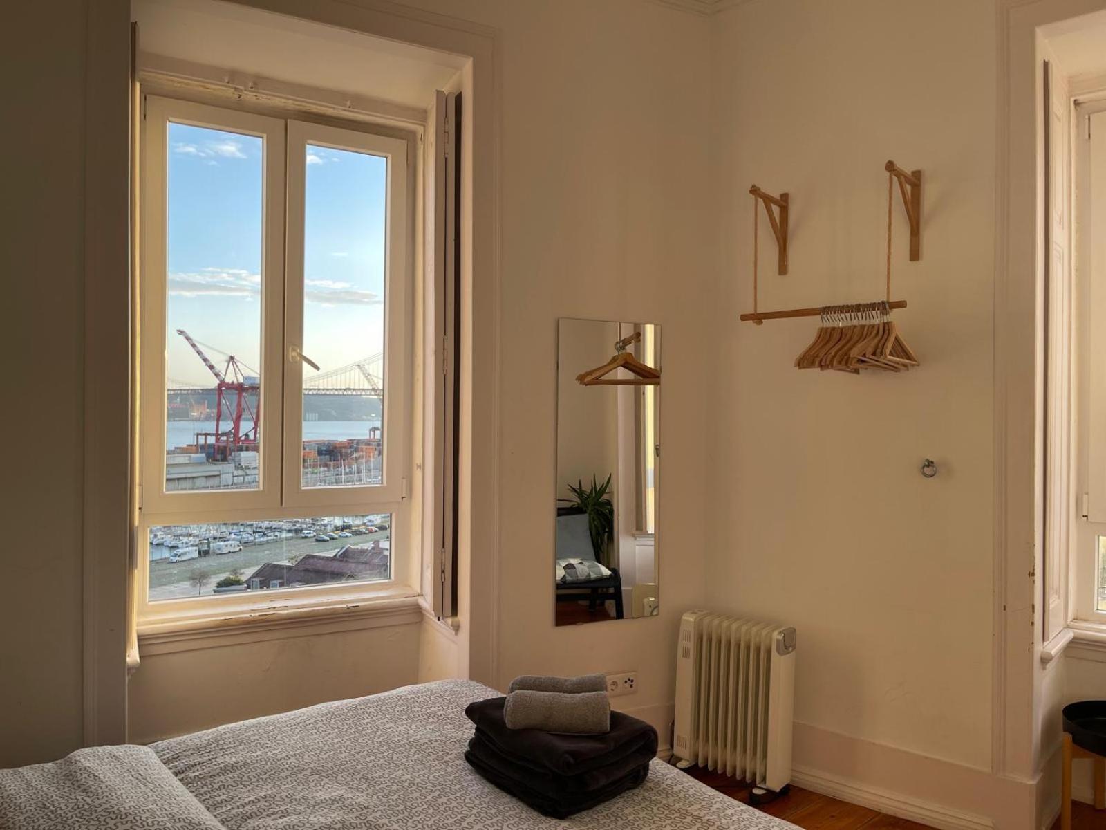 Embassy Arriaga Private Elegance Rooms In Stylish Shared Apartment Lisboa 外观 照片