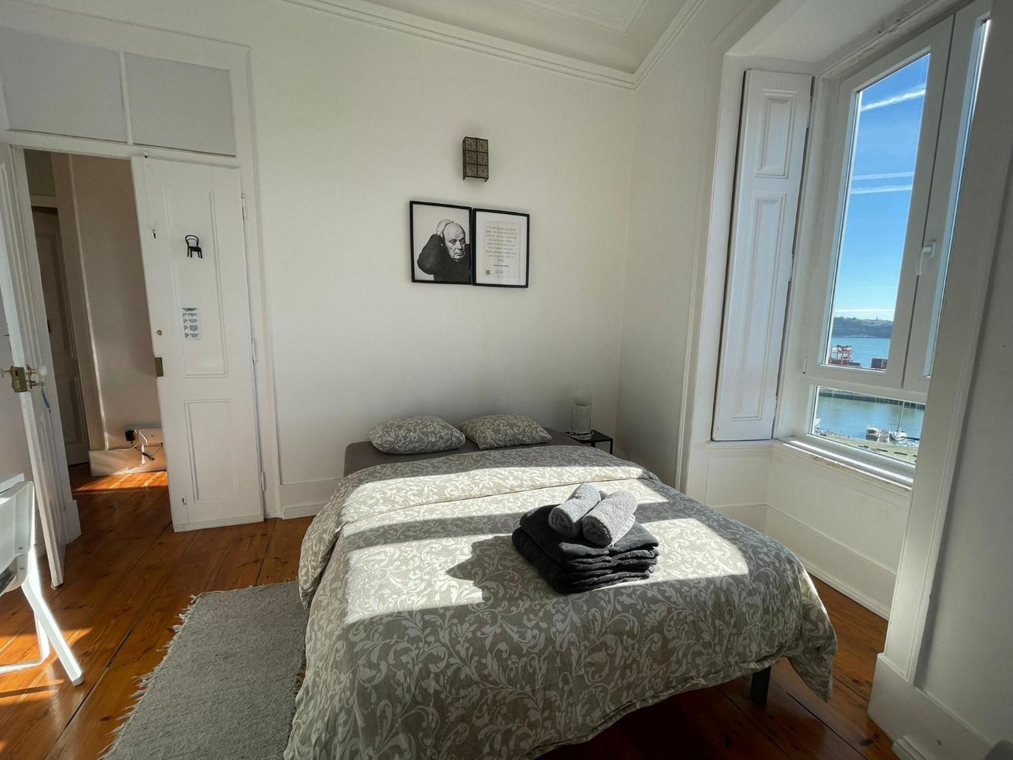 Embassy Arriaga Private Elegance Rooms In Stylish Shared Apartment Lisboa 外观 照片