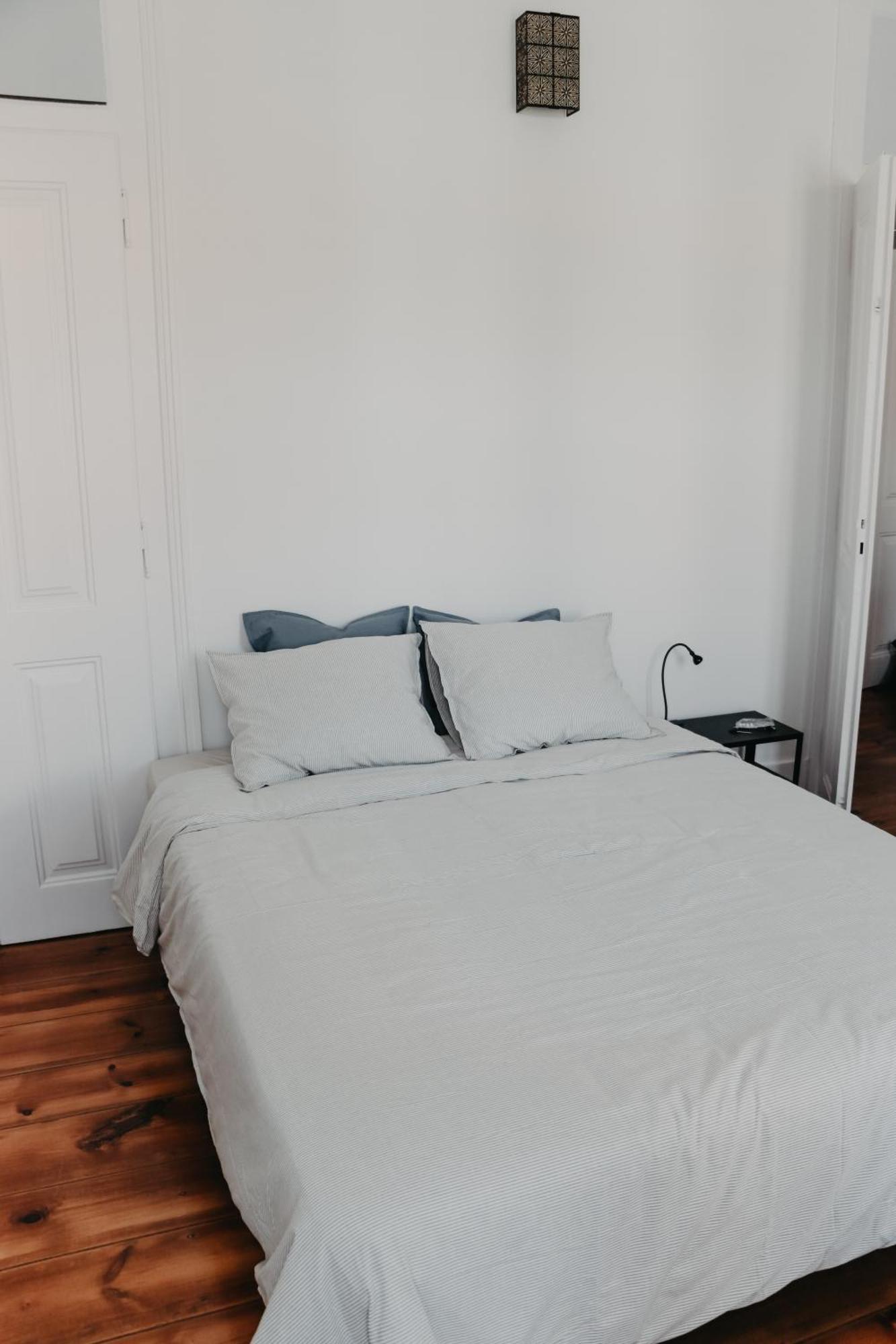 Embassy Arriaga Private Elegance Rooms In Stylish Shared Apartment Lisboa 外观 照片